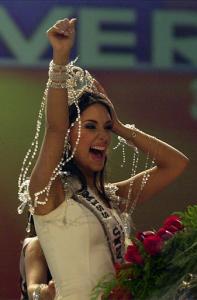 Amelia Vega 